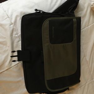Laptop shoulderbag 3 pockets